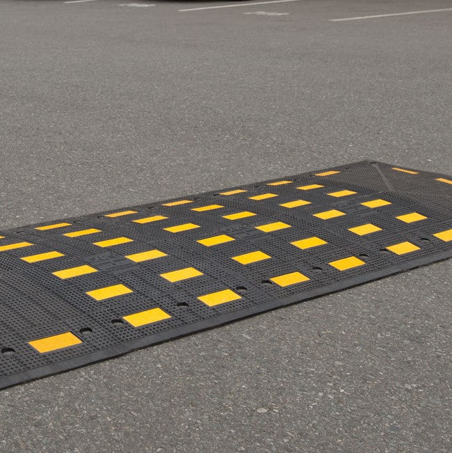 Load image into Gallery viewer, Rubber Speed Bump - 50 x 50 x 5 cm
